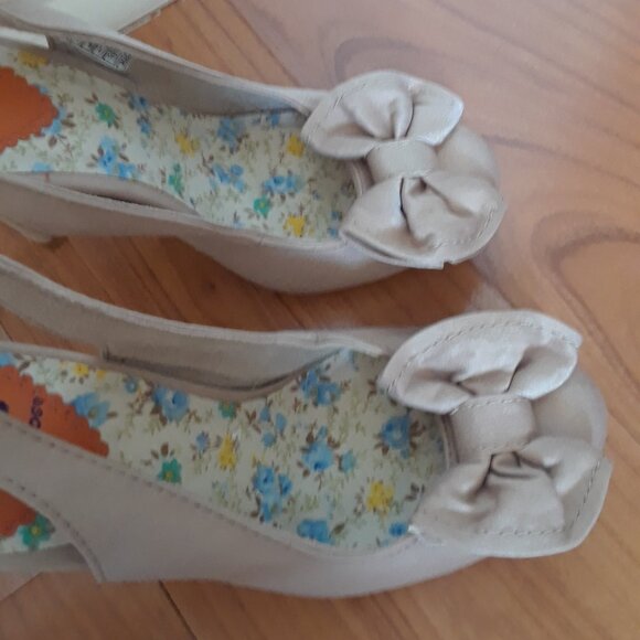Rocket Dogs Fabric Slingback Heels With Bow Detail - Picture 11 of 11